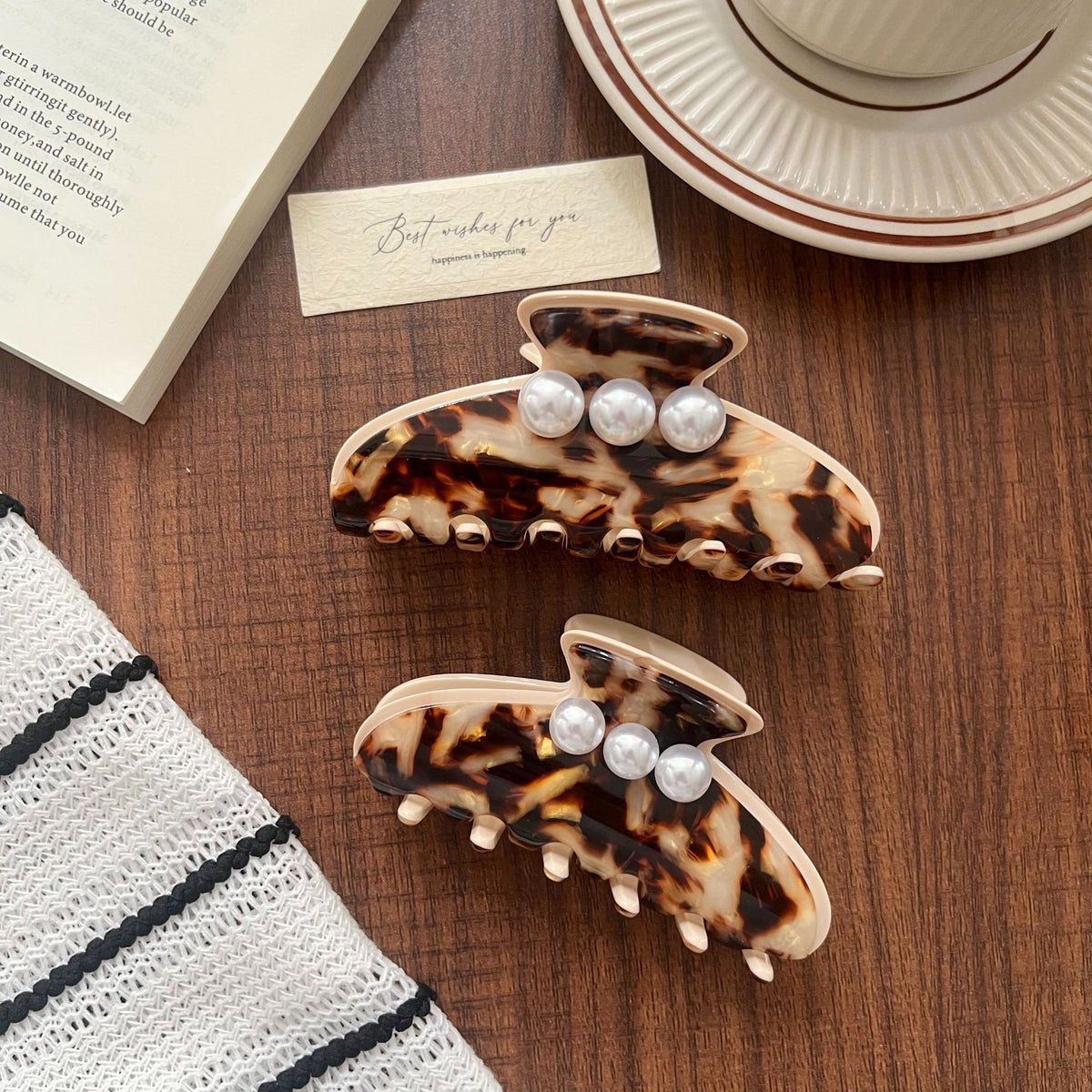 【MOQ 12 PCS】Acetate Tortoiseshell Pearl Claw Clip, Elegant Back Head Updo Hair Clip