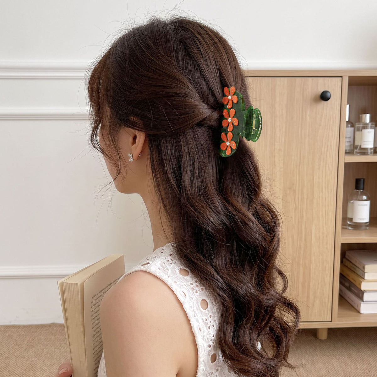 【MOQ 12 PCS】Rhinestone Acetate 3D Flower Hair Claw, Elegant Shark Clip