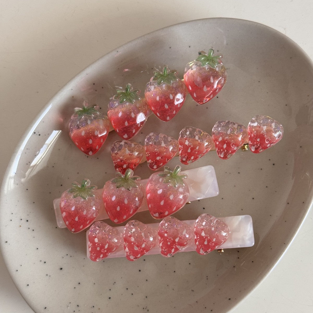 【MOQ 12 PCS】Cute Strawberry Hair Clip Sweet Side Bangs Broken Hair Barrette
