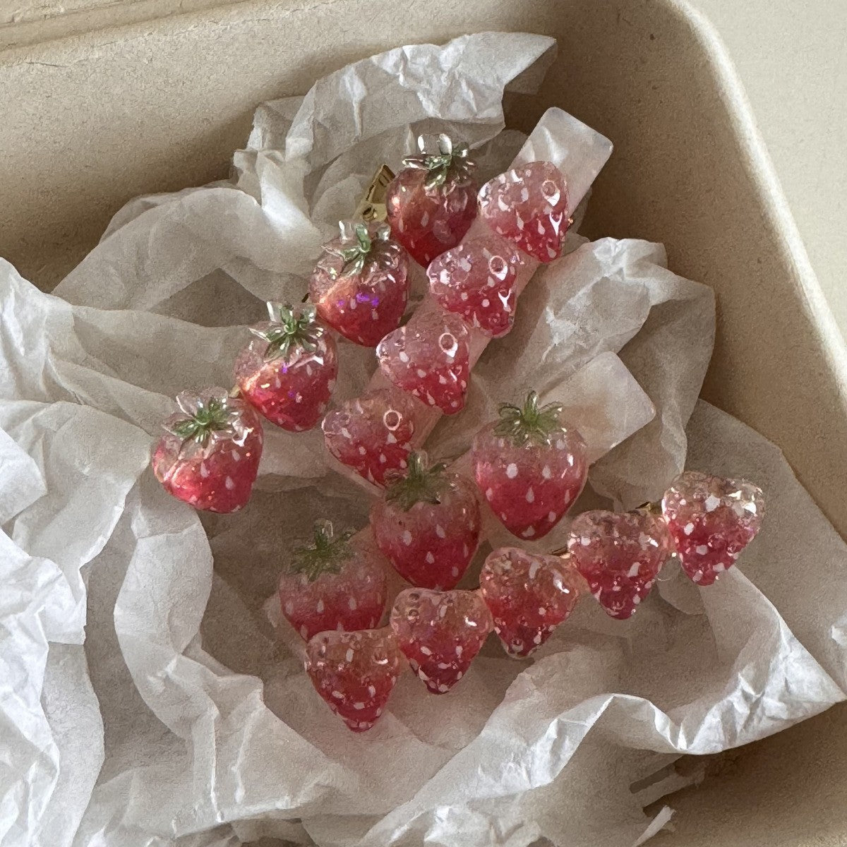 【MOQ 12 PCS】Cute Strawberry Hair Clip Sweet Side Bangs Broken Hair Barrette