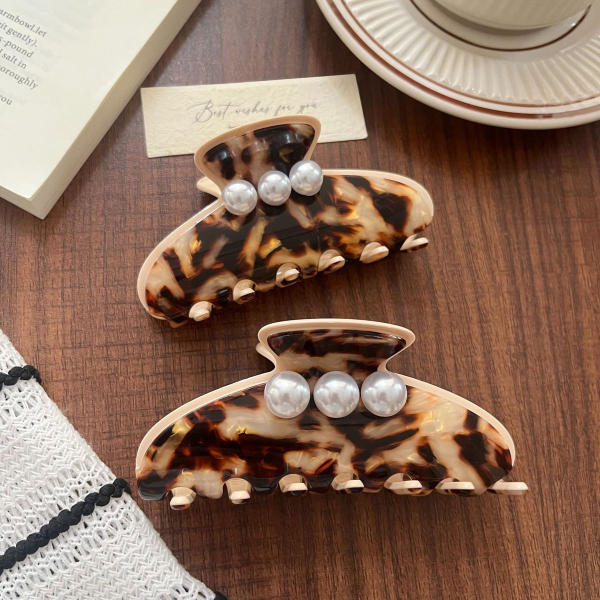 【MOQ 12 PCS】Acetate Tortoiseshell Pearl Claw Clip, Elegant Back Head Updo Hair Clip