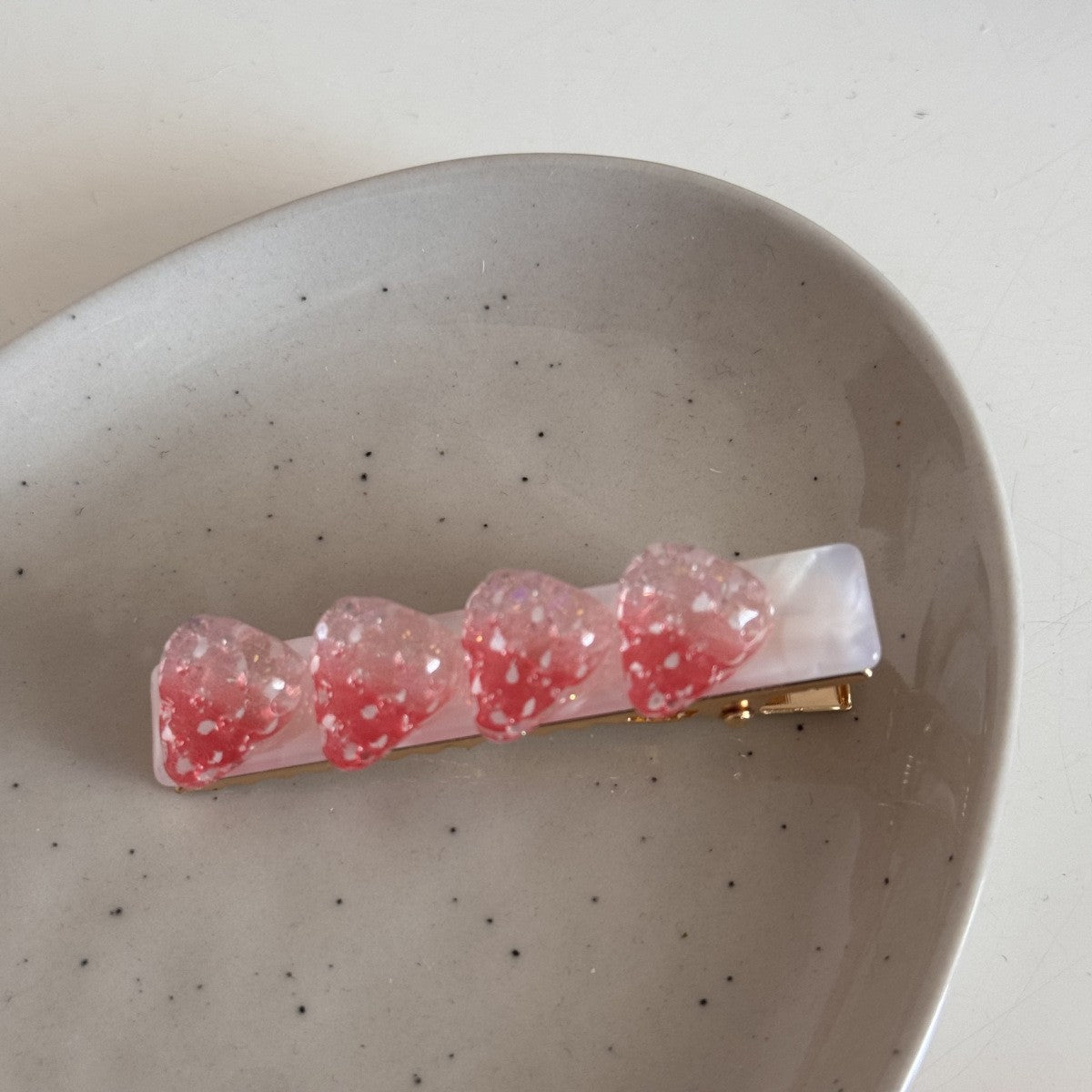 【MOQ 12 PCS】Cute Strawberry Hair Clip Sweet Side Bangs Broken Hair Barrette