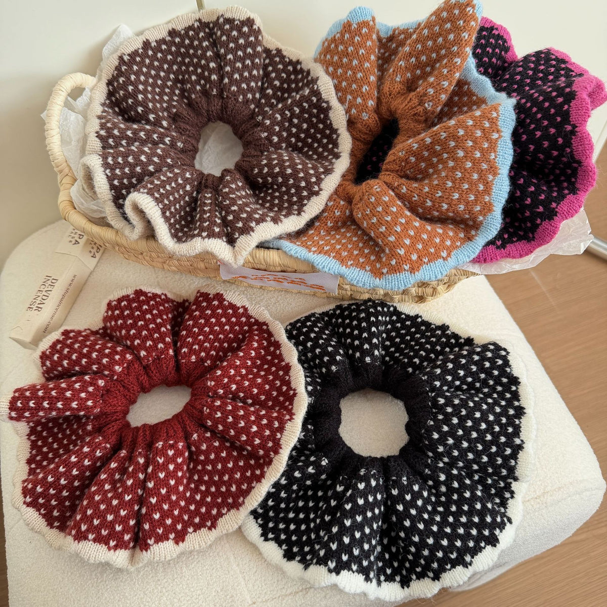 【MOQ 12 PCS】Korean Vintage Knit Scrunchie – Polka Dot Lace Hair Tie