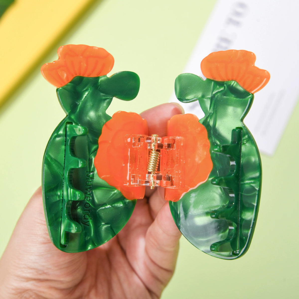 【MOQ 12 PCS】Cactus Flower Rhinestone Acetate Hair Claw – Elegant Shark Clip