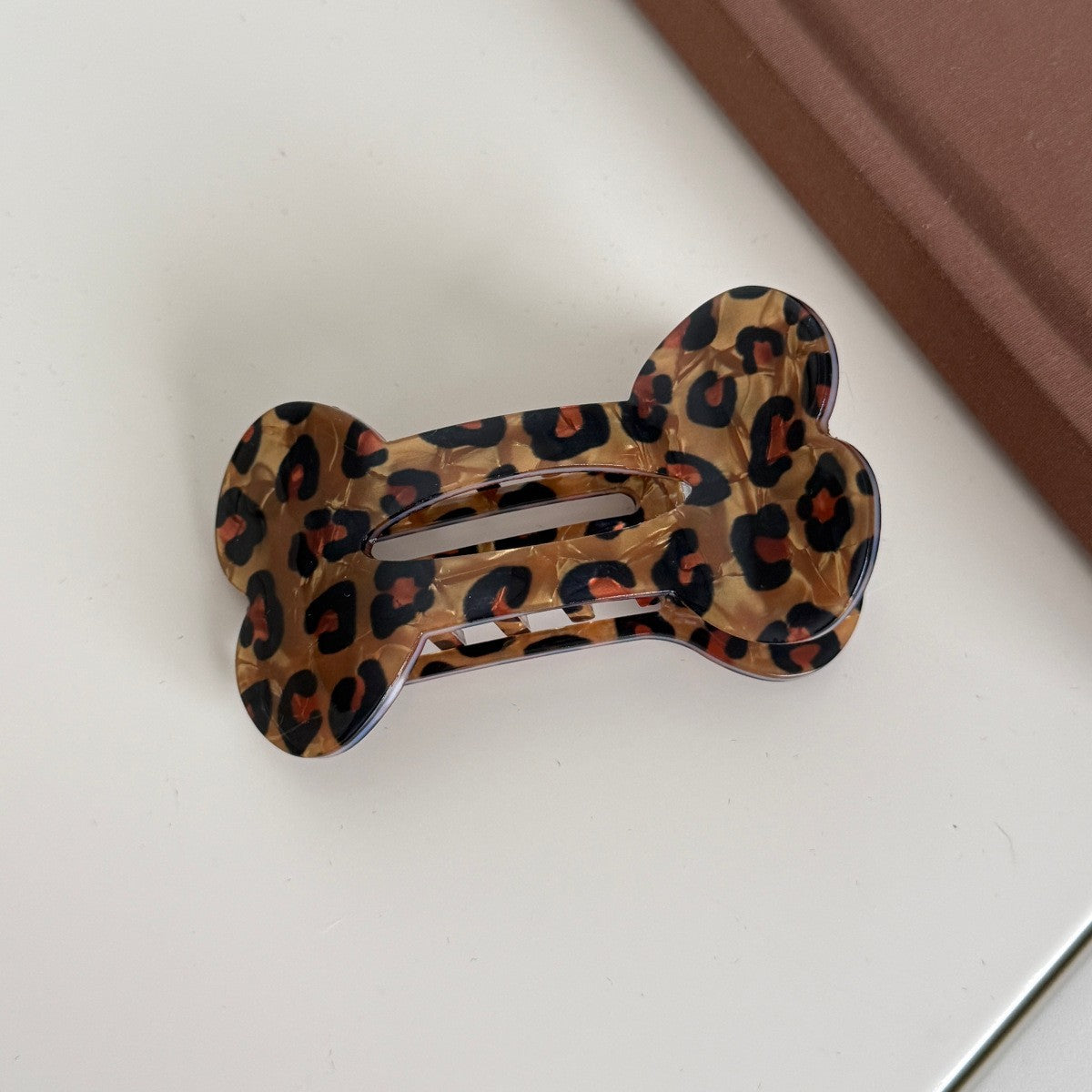 【MOQ 12 PCS】Leopard Print Bone Alligator Hair Clip, Vintage Flat Duckbill Clip