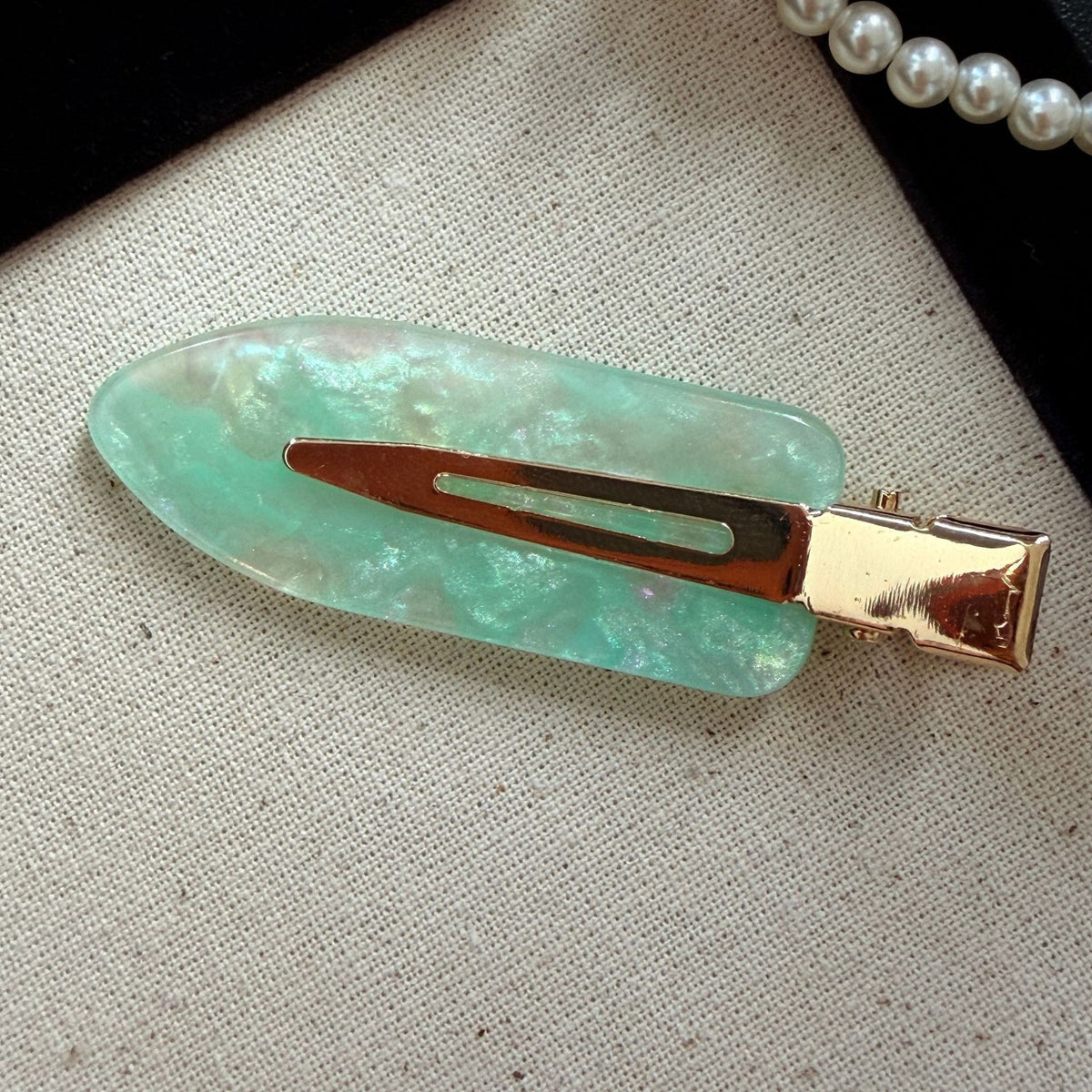 【MOQ 12 PCS】Iridescent Pearl Acetate Hair Clip – Seamless Side Clip