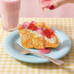 【MOQ 12 PCS】Creative Strawberry Croissant Acetate Shark Claw
