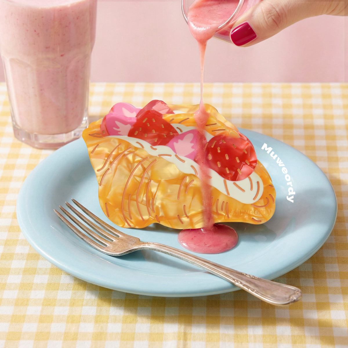 【MOQ 12 PCS】Creative Strawberry Croissant Acetate Shark Claw