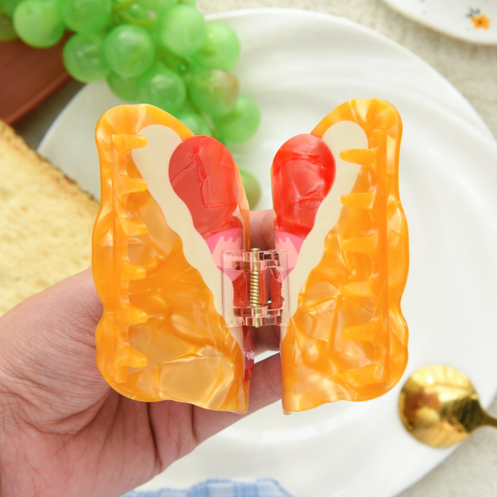 【MOQ 12 PCS】Creative Strawberry Croissant Acetate Shark Claw