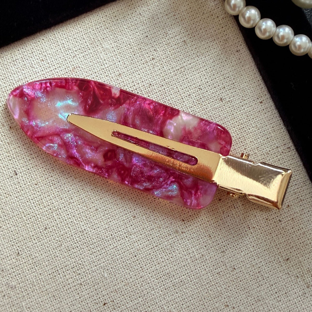 【MOQ 12 PCS】Iridescent Pearl Acetate Hair Clip – Seamless Side Clip
