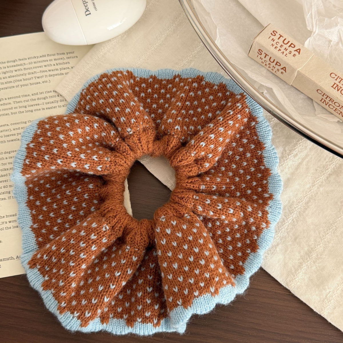 【MOQ 12 PCS】Korean Vintage Knit Scrunchie – Polka Dot Lace Hair Tie