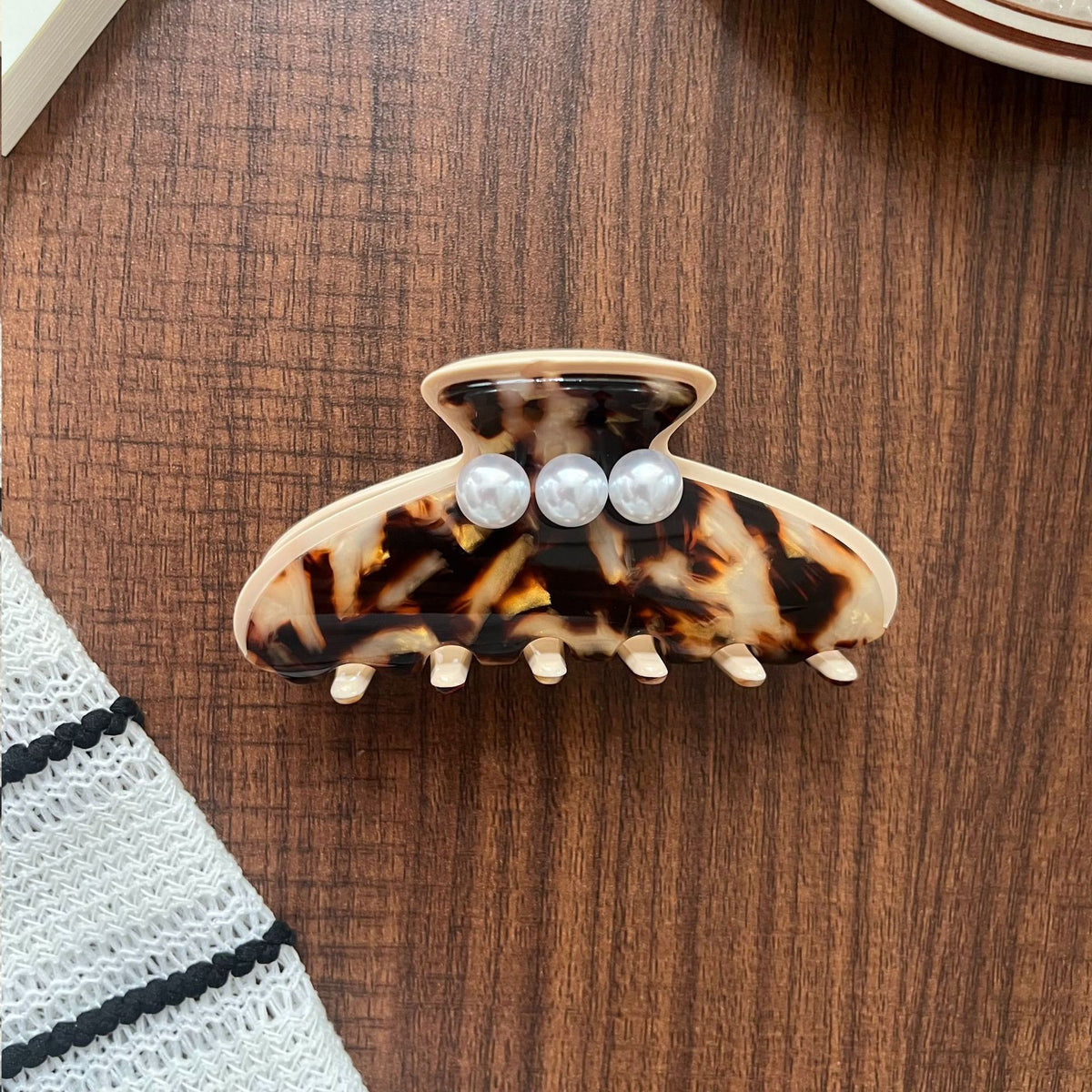 【MOQ 12 PCS】Acetate Tortoiseshell Pearl Claw Clip, Elegant Back Head Updo Hair Clip