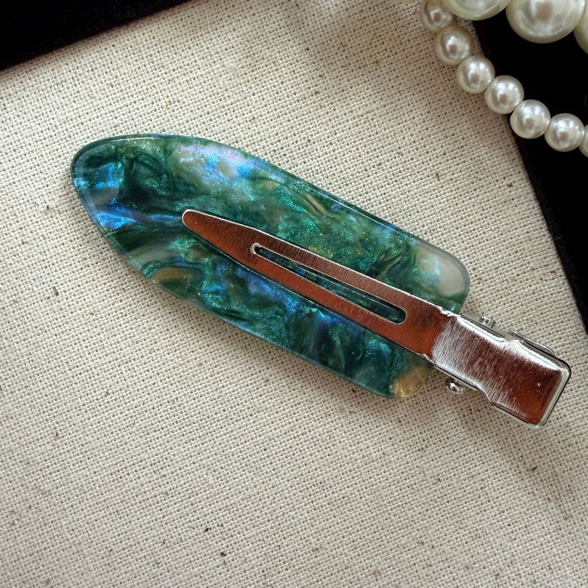 【MOQ 12 PCS】Iridescent Pearl Acetate Hair Clip – Seamless Side Clip